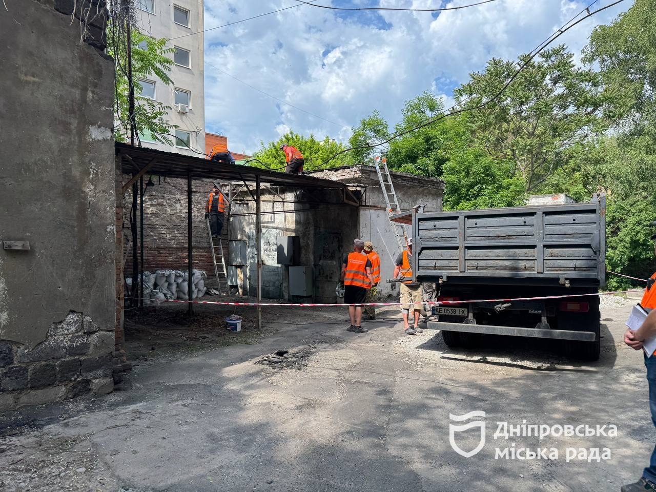«Порядок у місті починається з відповідального ставлення до спільного простору!», – начальник інспекції з питань благоустрою про черговий демонтаж незаконної конструкції у Дніпрі