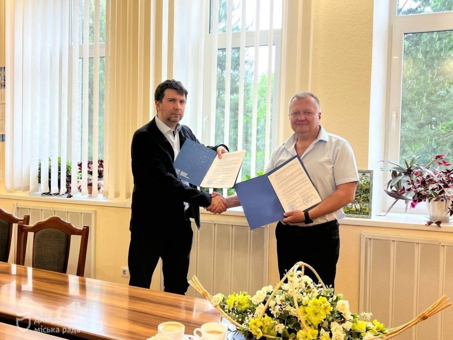 Задля розвитку підприємництва та підтримки бізнес-ініціатив. Дніпровська міськрада підписала меморандум про співпрацю з Українським державним університетом науки і технологій - 26.05.2026