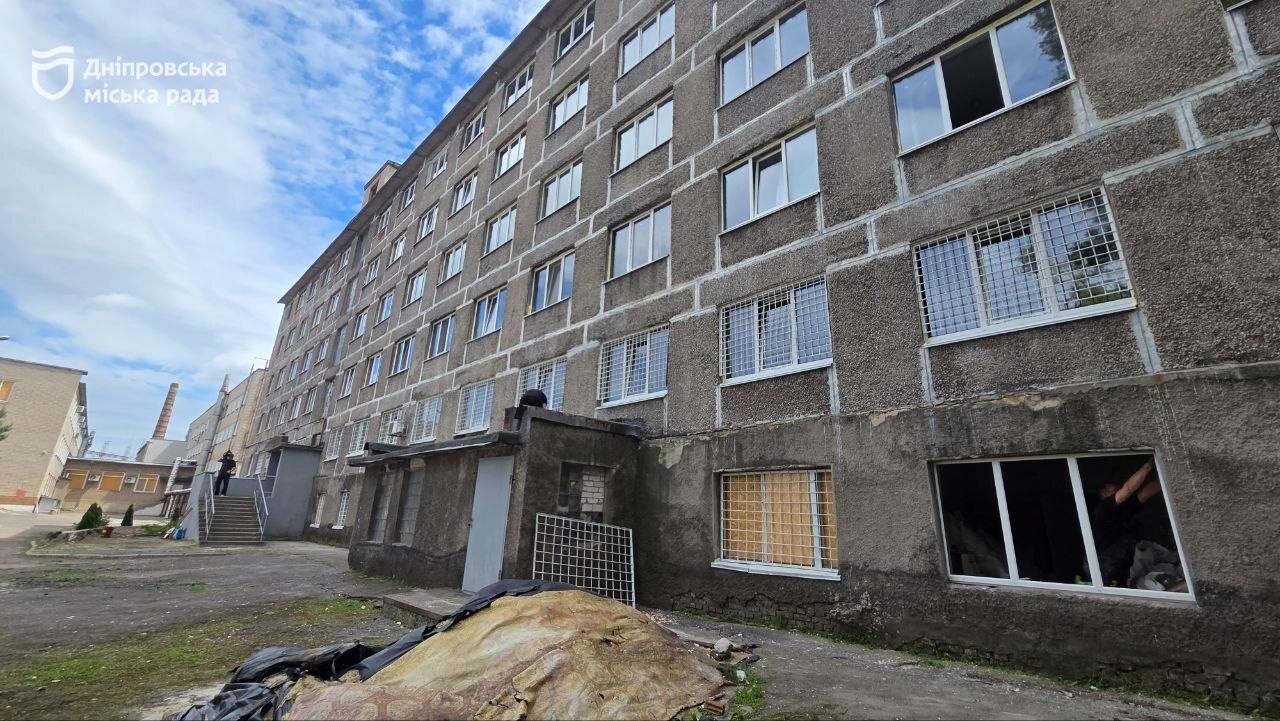 У Дніпрі комплексно ліквідовують наслідки ворожих обстрілів. Повністю відновлено дитсадок, завершуються роботи у гуртожитку - 26.05.2026