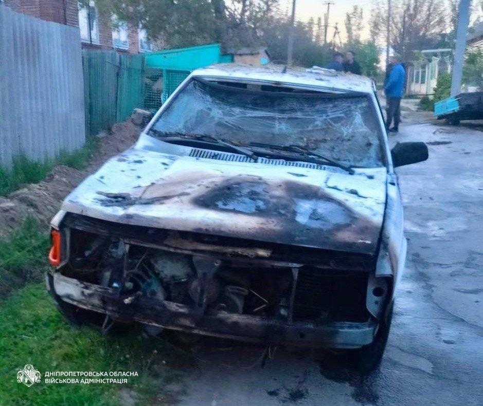 Нікопольщина під ударом: понад 10 атак дронами, поранено літнього чоловіка