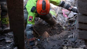 Обстріли Дніпропетровщини 3.05.2026: у Дніпрі один загиблий, 11 поранених