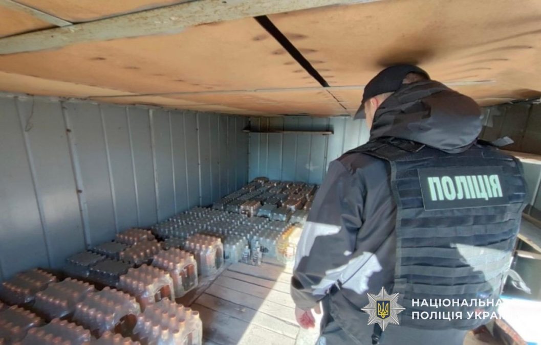 У Дніпрі ліквідовано цех із виробництва фальсифікованого алкоголю — вилучено продукції на 4 млн грн - 5.05.2026