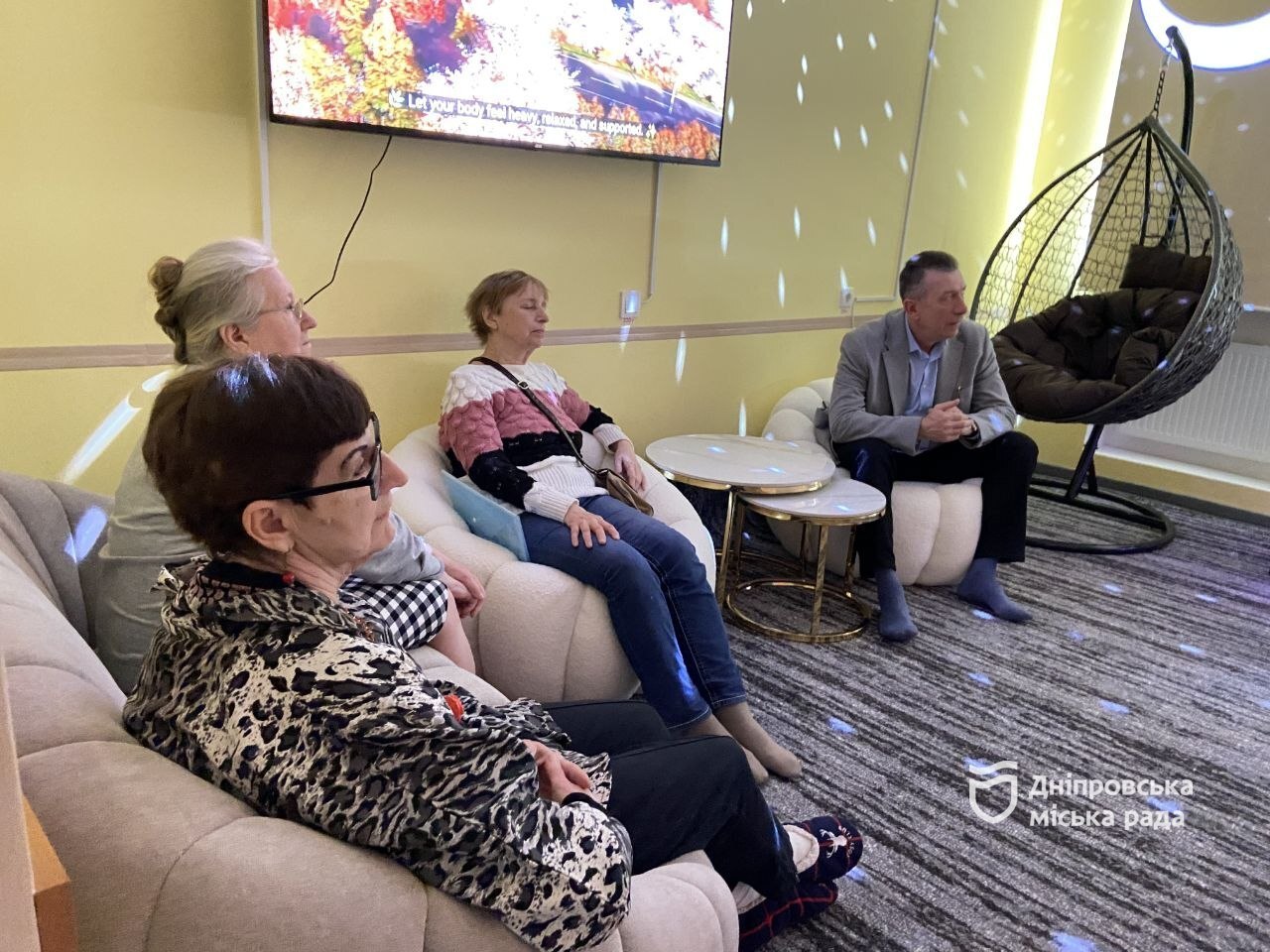 «Тут я отримую достойне піклування». У Дніпрі розширюють мережу сенсорних кімнат та підтримку евакуйованих