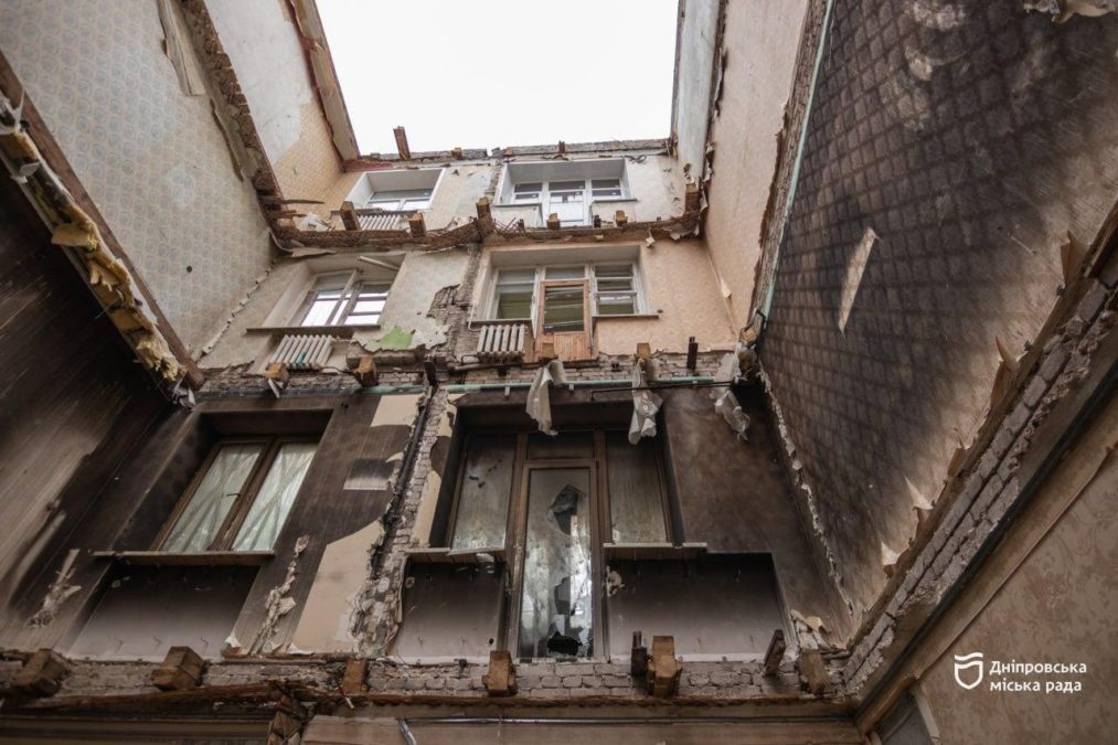 У Дніпрі допомагають мешканцям, чиє житло постраждало внаслідок ворожих атак - 11.05.2026