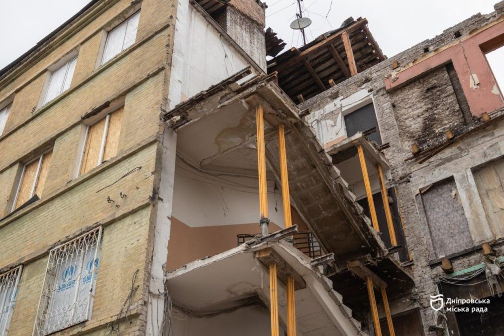 У Дніпрі допомагають мешканцям, чиє житло постраждало внаслідок ворожих атак - 11.05.2026