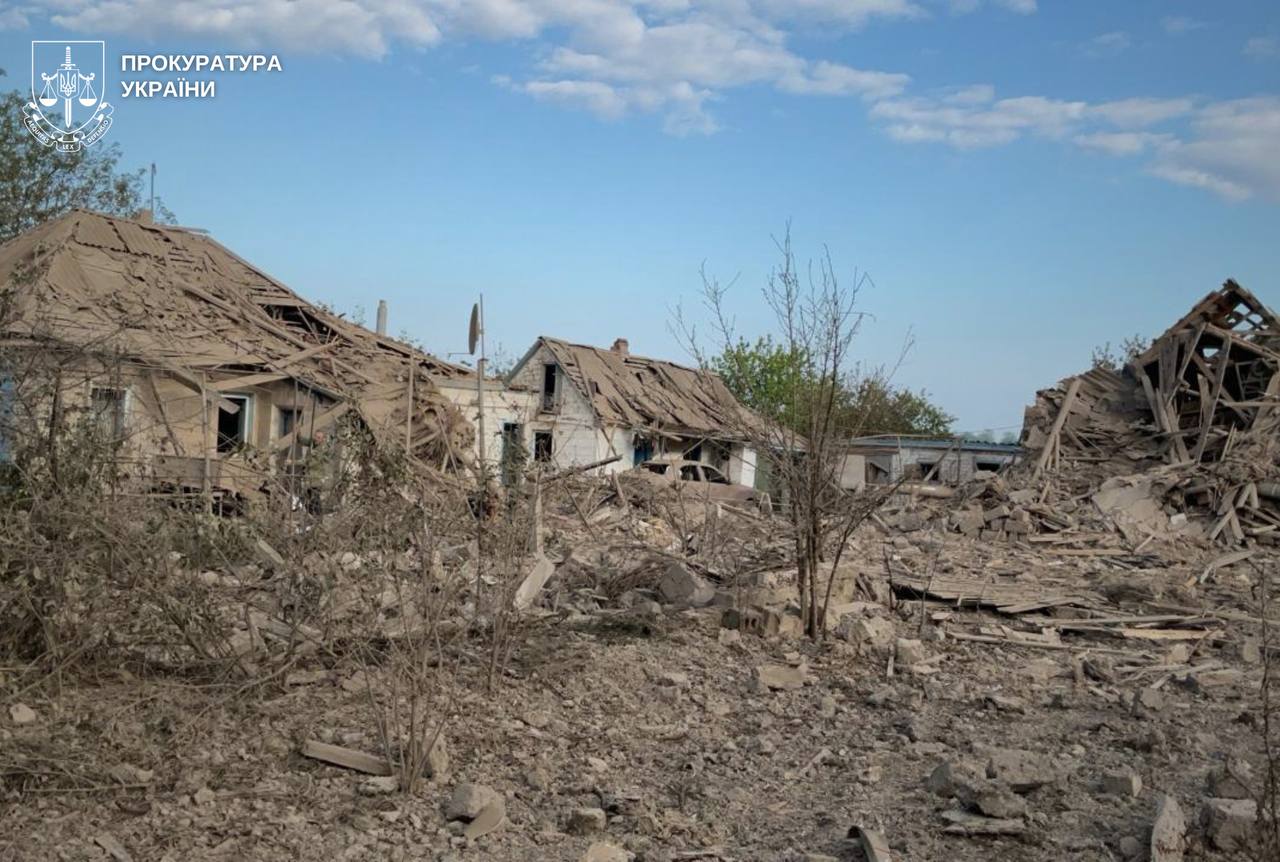 Шестеро загиблих і поранені, серед яких 9-місячна дитина: ввечері росія атакувала Дніпропетровщину