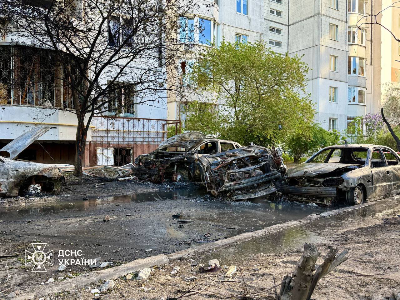 Масований російський обстріл: у Києві триває масштабна рятувальна операція, є загиблі та зниклі безвісти - 14.05.2026