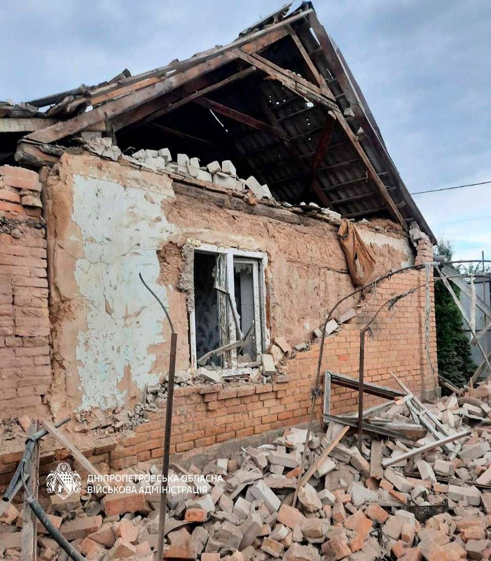 Ворог понад 50 разів атакував Дніпропетровщину: чотирьох людей поранено, серед них -- дитина - 14.05.2026