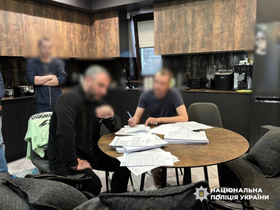 Видавали себе за представників металургійного гіганта у Кривому Розі викрили міжнародну шахрайську схему