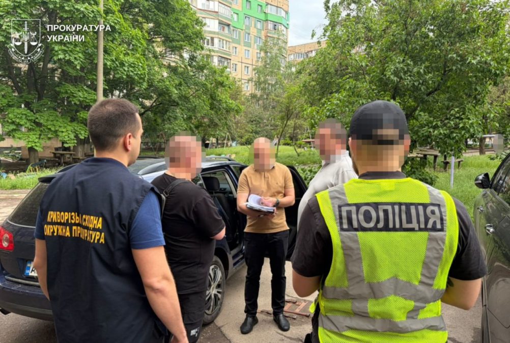 Land Rover та BMW замість допомоги фронту: криворіжець наживався на псевдогуманітарці для військових - 21.05.2026