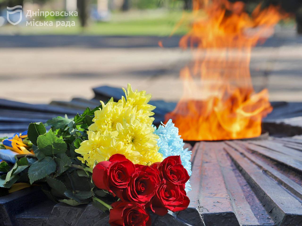 Керівник ДніпроОВА Ганжа та мер Філатов взяли участь у вшануванні Дня памʼяті та перемоги над нацизмом у Другій світовій