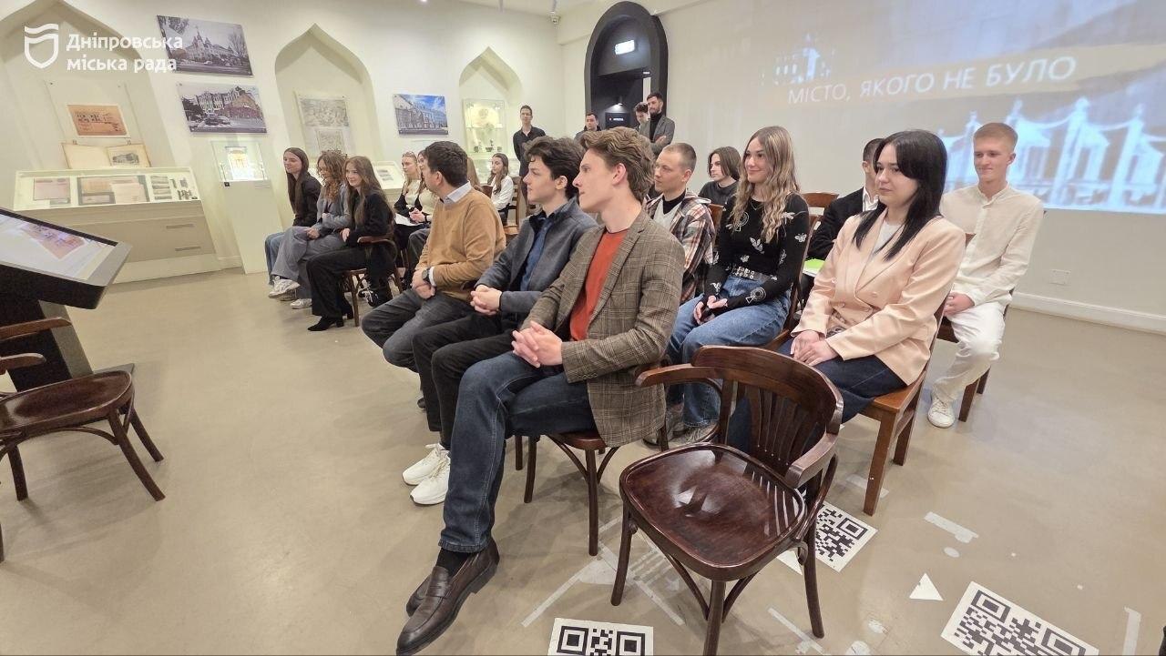 У Дніпрі 17 студентів пройшли стажування у міськраді