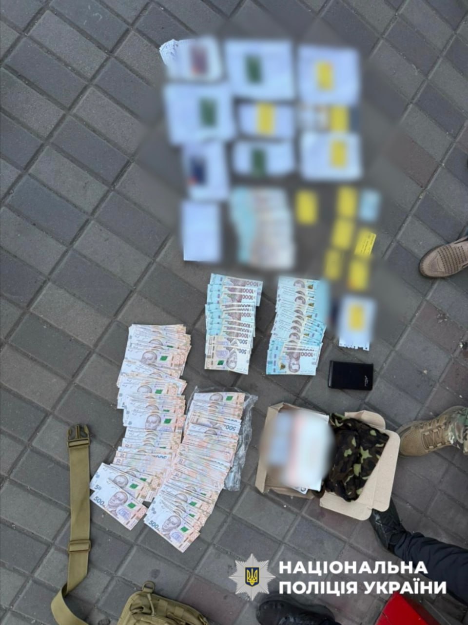 На Дніпропетровщині затримали військових, які вимагали 100 тисяч гривень у підлеглого