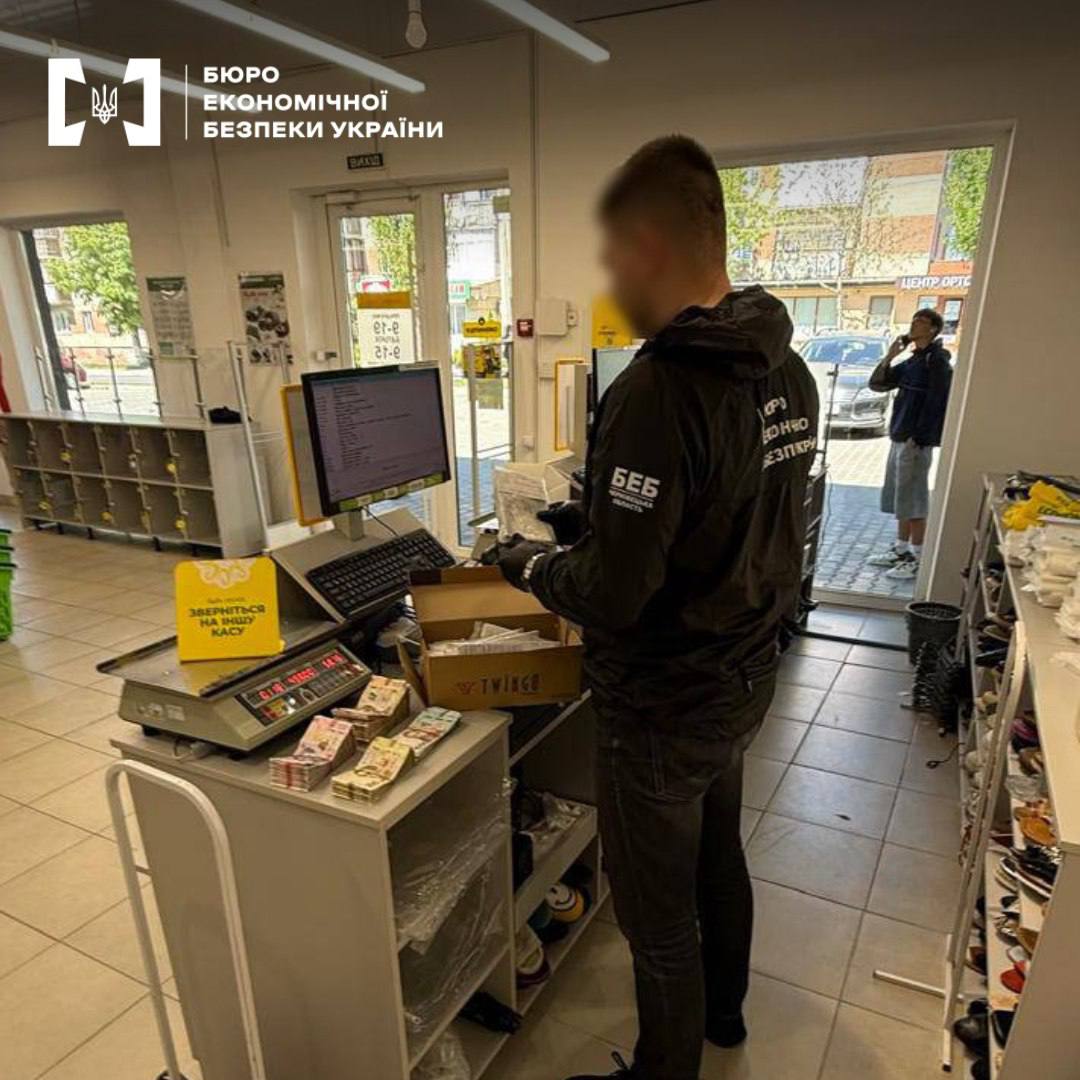 БЕБ викрило схему мінімізації податків у мережі секонд-хенду на понад 38 млн грн