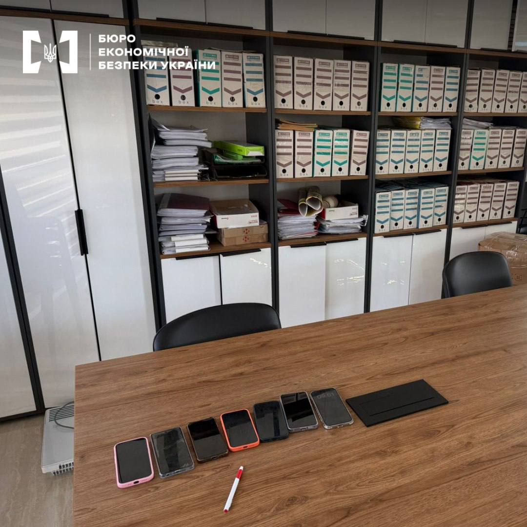 БЕБ викрило схему мінімізації податків у мережі секонд-хенду на понад 38 млн грн
