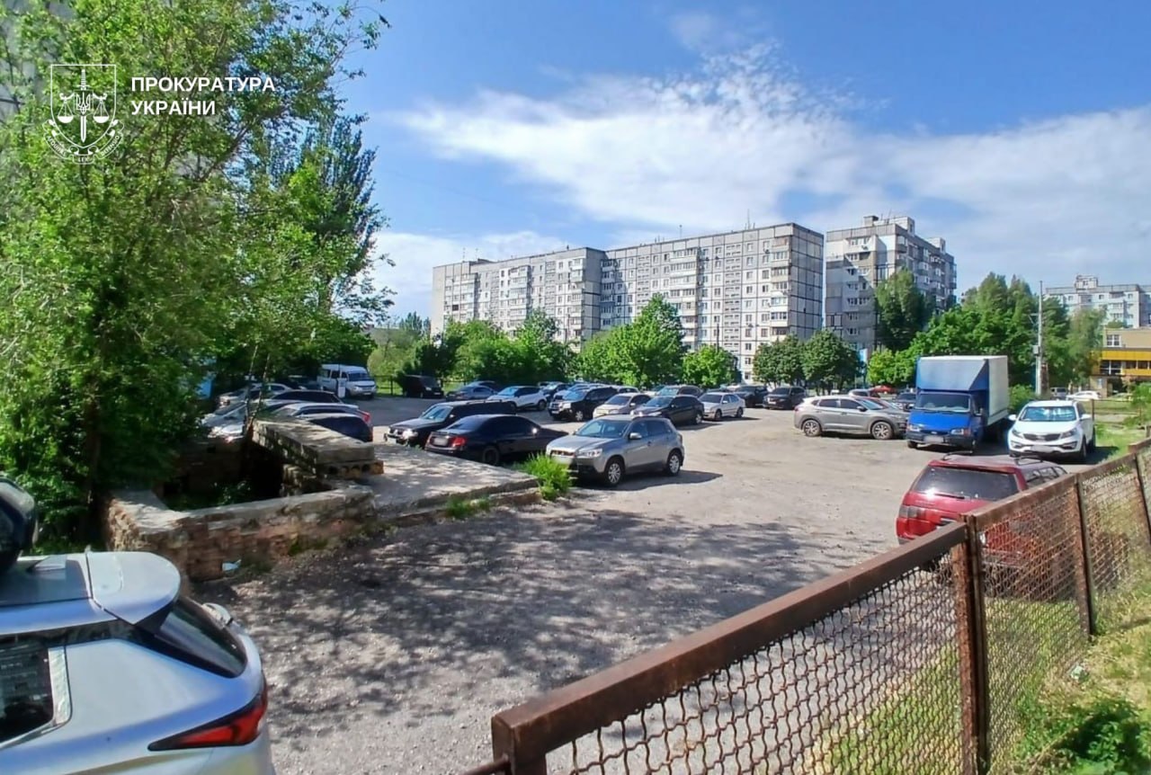 У Дніпрі суд зобов’язав знести незаконну автостоянку і повернути землю громаді