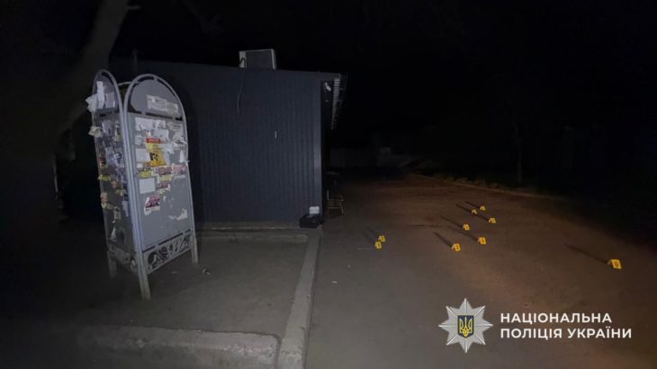 У Шахтарському затримали групу чоловіків за побиття, викрадення людини та обстріл магазину
