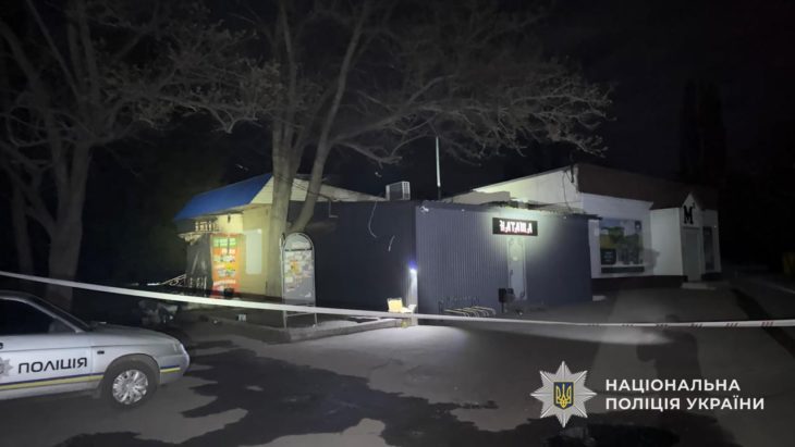 У Шахтарському затримали групу чоловіків за побиття, викрадення людини та обстріл магазину