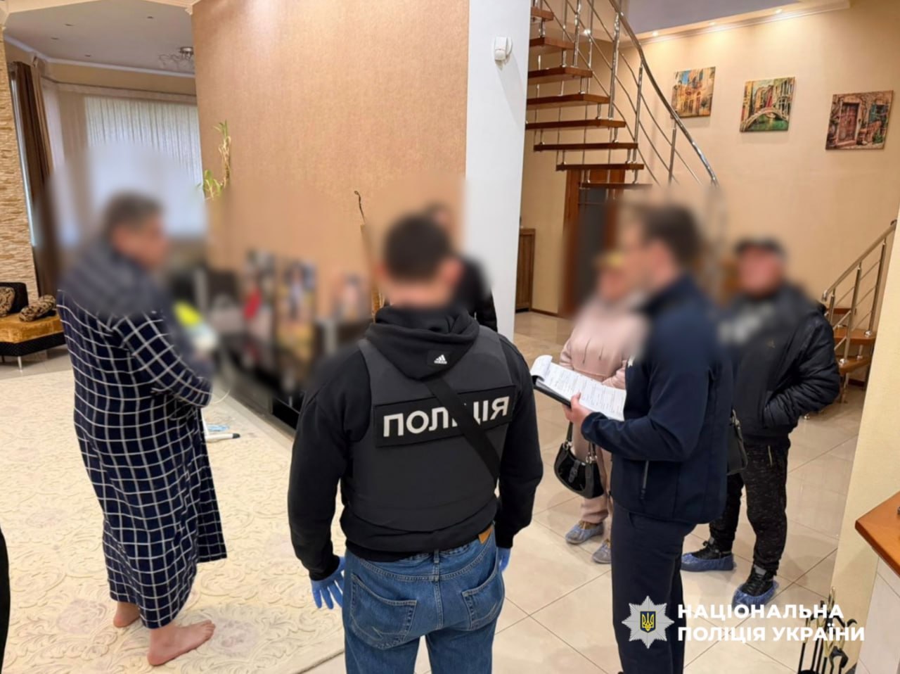 Видавали себе за представників металургійного гіганта у Кривому Розі викрили міжнародну шахрайську схему