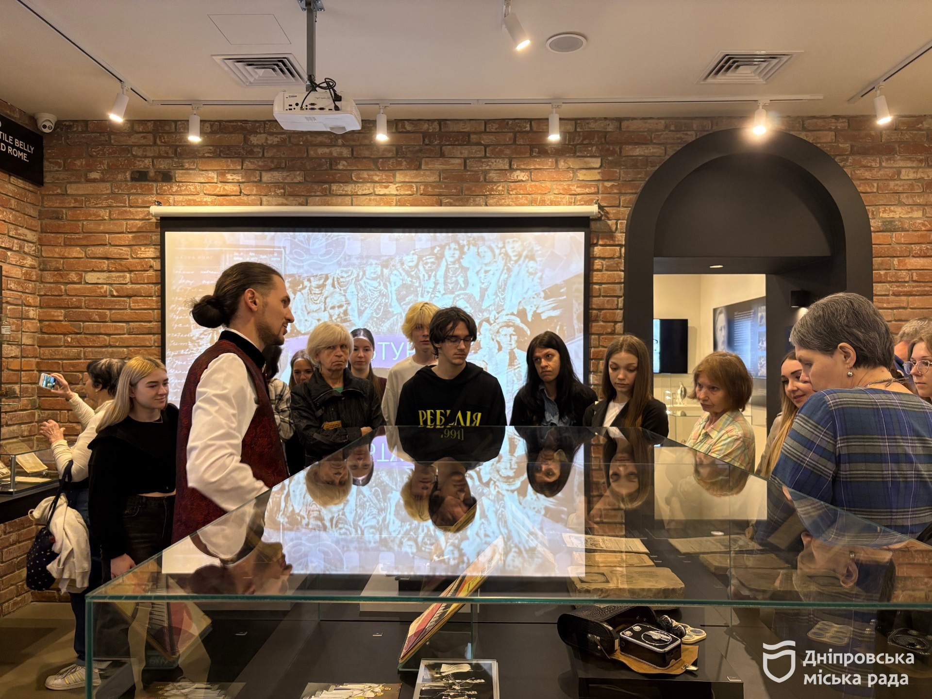 «Для мене ця екскурсія стала особливою»: дніпрянка поділилася враженнями від дня відкритих дверей у музеях «Dnipro Museums Open 2026» - 17.05.2026