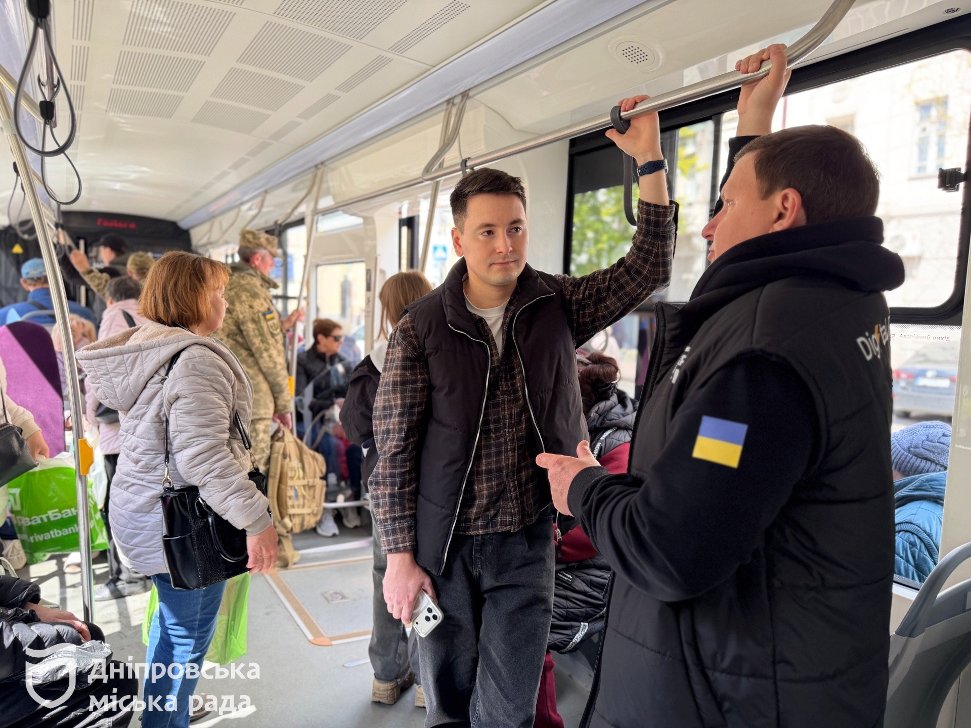 У Дніпрі більшість пасажирів обирають безготівкову оплату проїзду через застосунок «єДніпро» - 03.05.2026