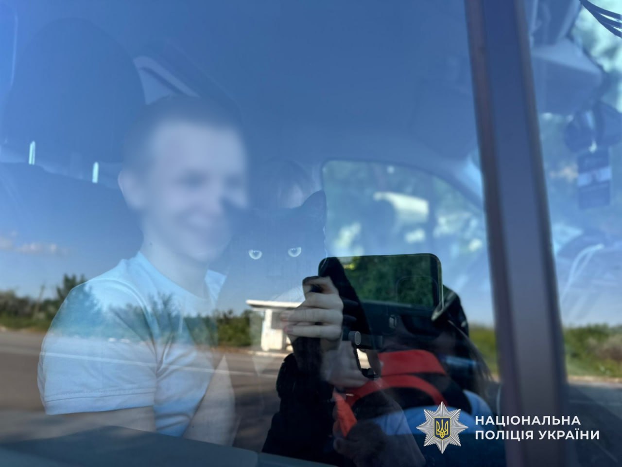 «Білі янголи» евакуювали з Нікополя двох дітей та їхнього улюбленця - 05.06.2026