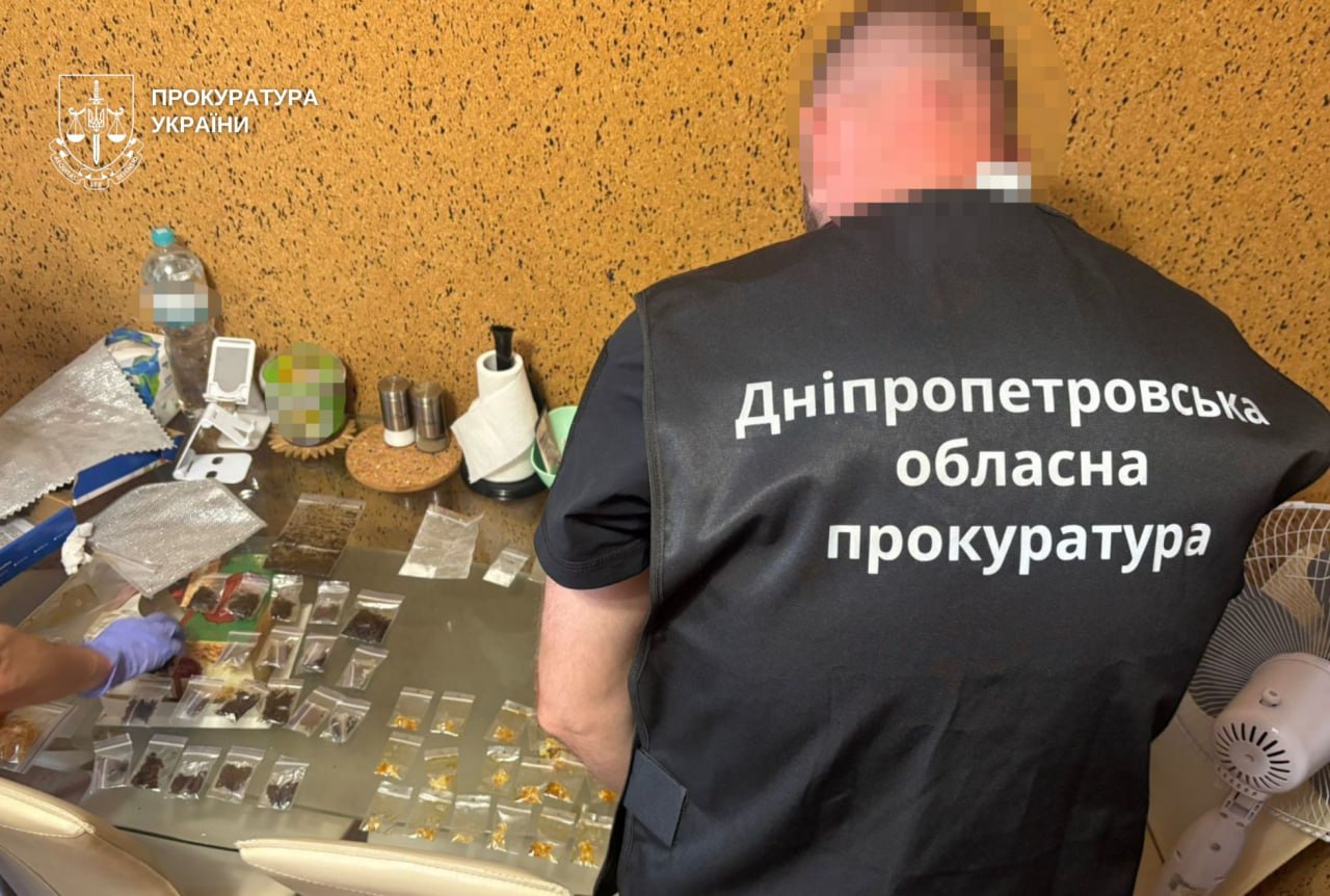 На Дніпропетровщині викрили два наркоугруповання з оборотом понад 3,5 млн грн на місяць - 18.06.2026