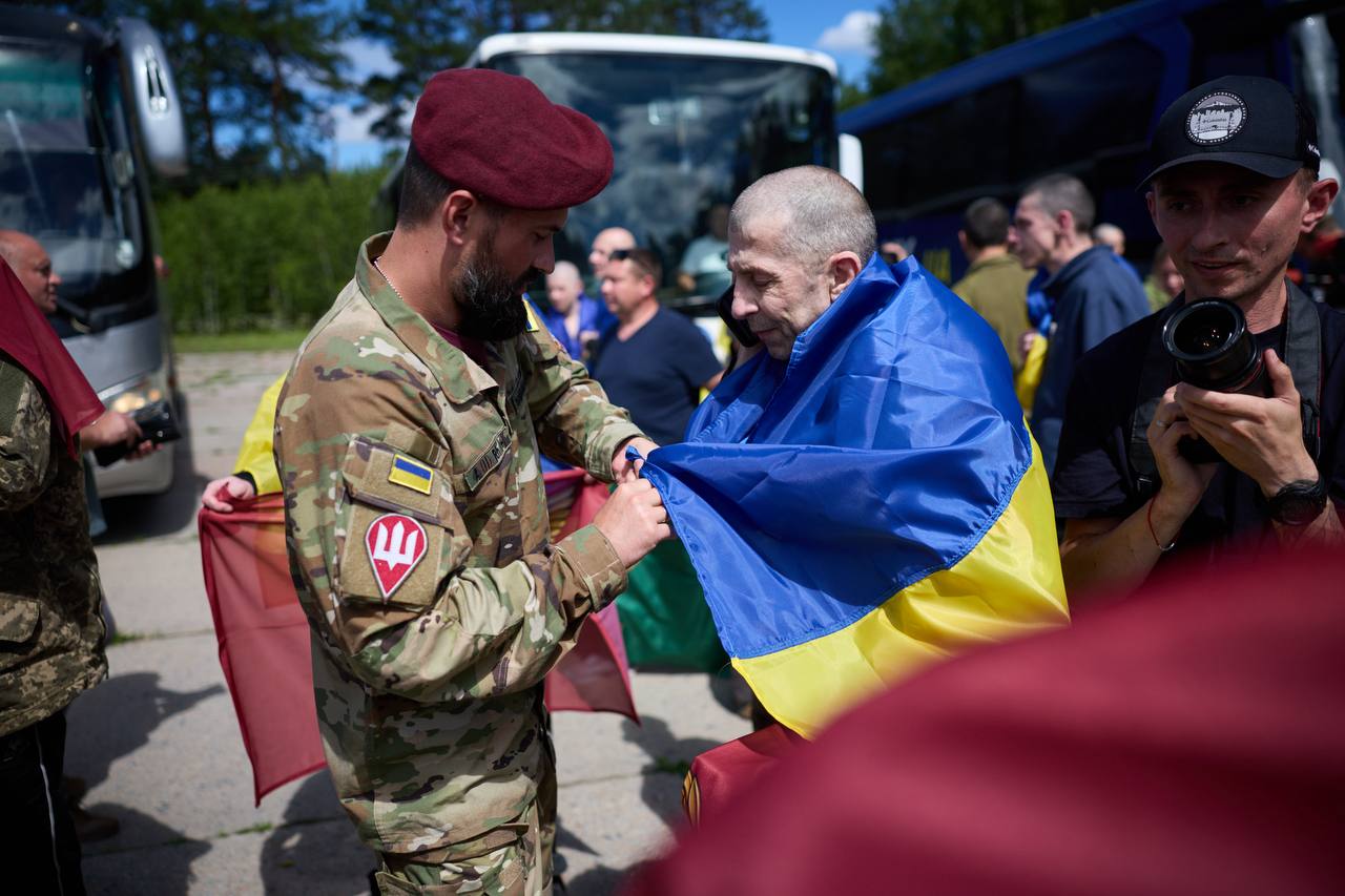 Понад чотири роки в російській неволі: Україна повернула додому 160 захисників - 26.06.2026