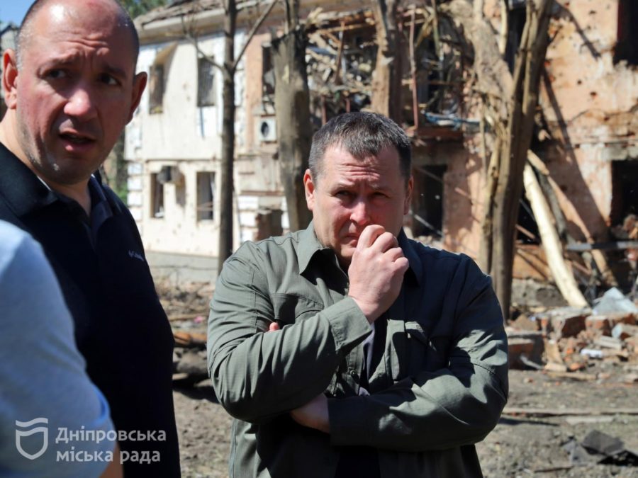 50 пошкоджених будинків і понад 2 1 тисячі вибитих вікон Філатов розповів про чималі руйнування житлового фонду після нічної атаки