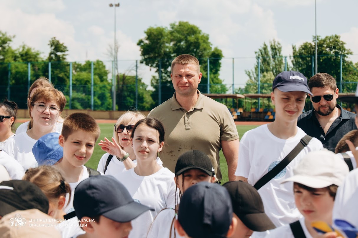 Перші 100 дітей з Дніпропетровщини вирушили на відпочинок за програмою «Карпатська зміна» - 12.06.2026
