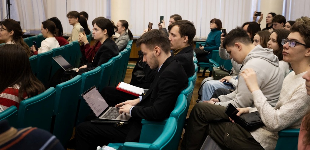 Молодь Дніпропетровщини може отримати обласну премію за власні досягнення - 15.06.2026