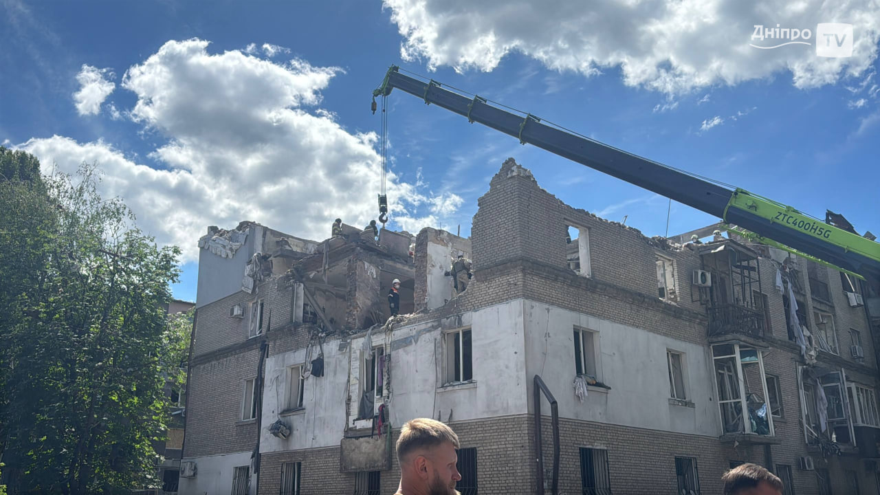 До 12 збільшилася кількість загиблих через ворожу атаку на Дніпро, з них двоє — діти
