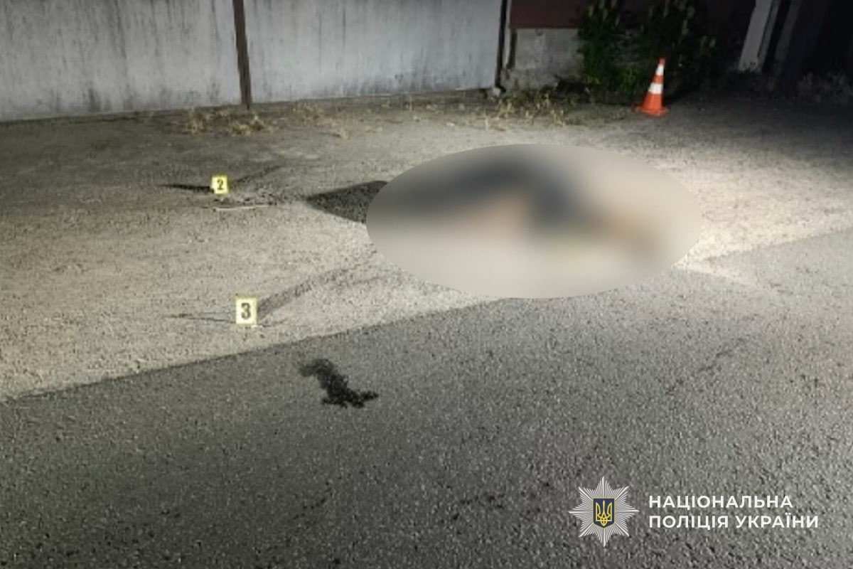 У Дніпрі від вибуху гранати загинув чоловік, поранені поліцейські