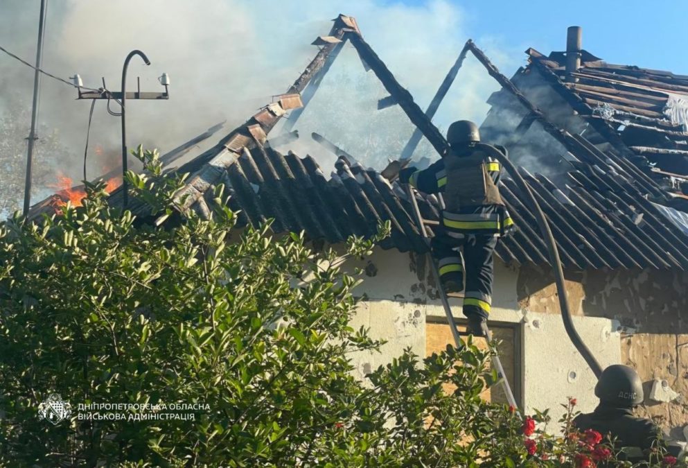 Двоє людей поранені: майже 20 разів ворог атакував Дніпропетровщину 22.06.2027