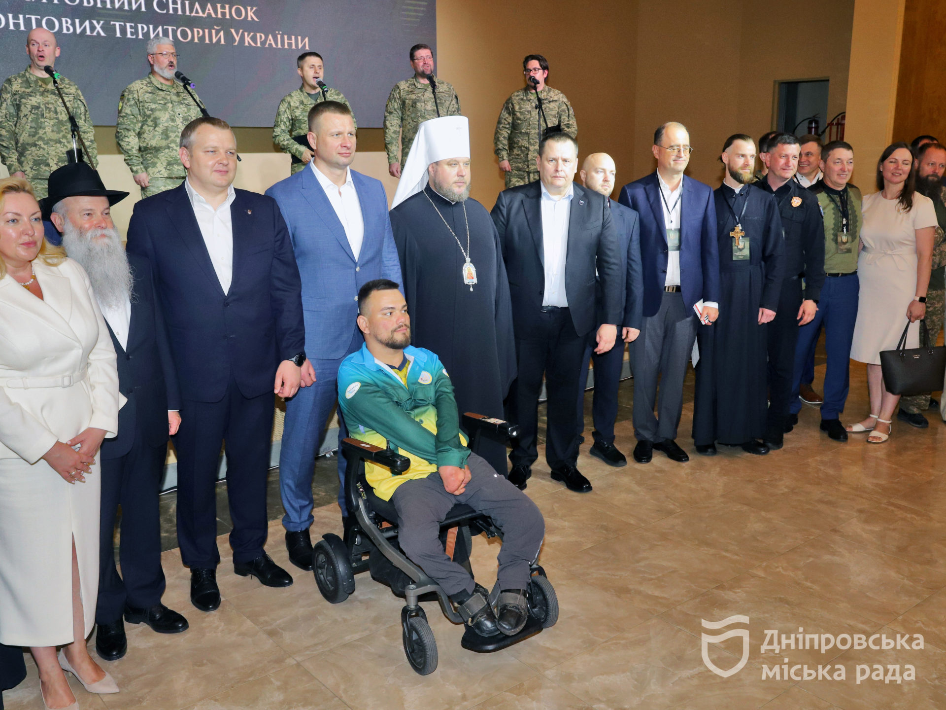 У Дніпрі пройшов великий молитовний сніданок, що зібрав близько 400 представників прифронтових регіонів України - 18.06.2026