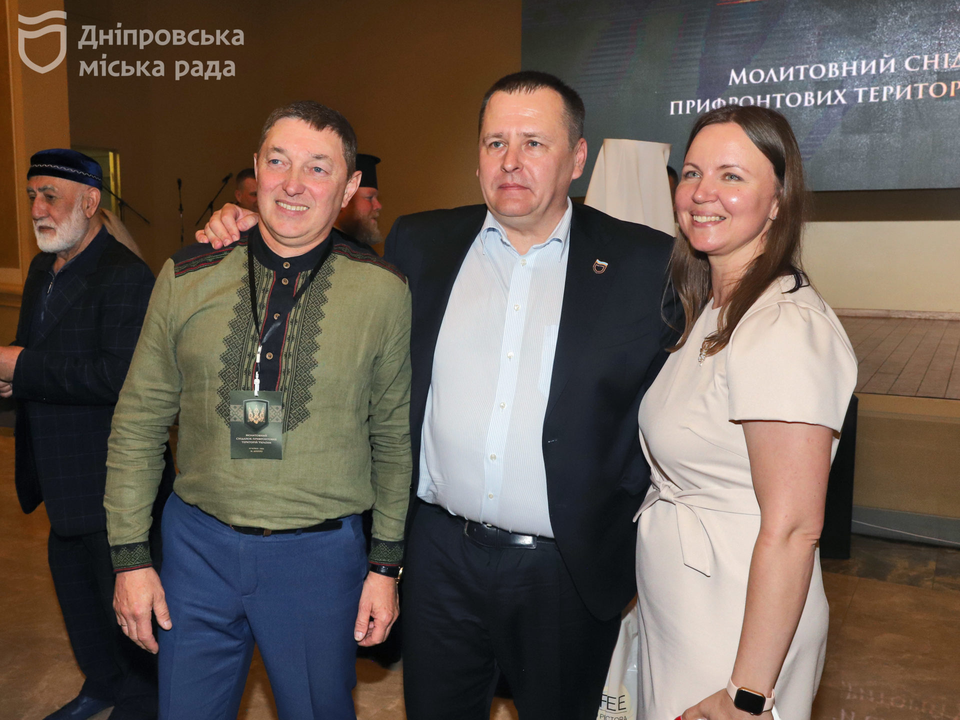 У Дніпрі пройшов великий молитовний сніданок, що зібрав близько 400 представників прифронтових регіонів України - 18.06.2026