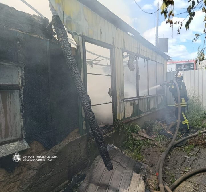 На Дніпропетровщині через російські атаки загинула жінка ще дев’ятеро людей поранені