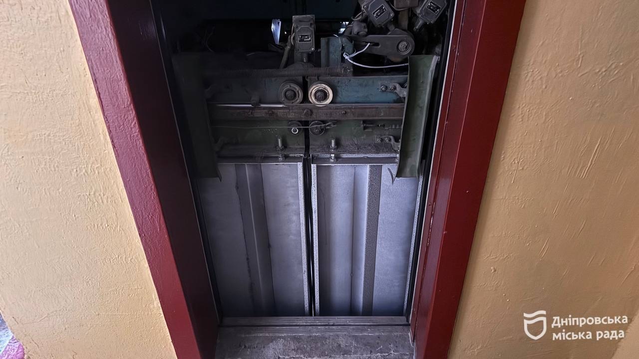 У Дніпрі для безпеки та комфорту мешканців продовжують модернізувати та встановлювати нові підйомники - 01.06.2026