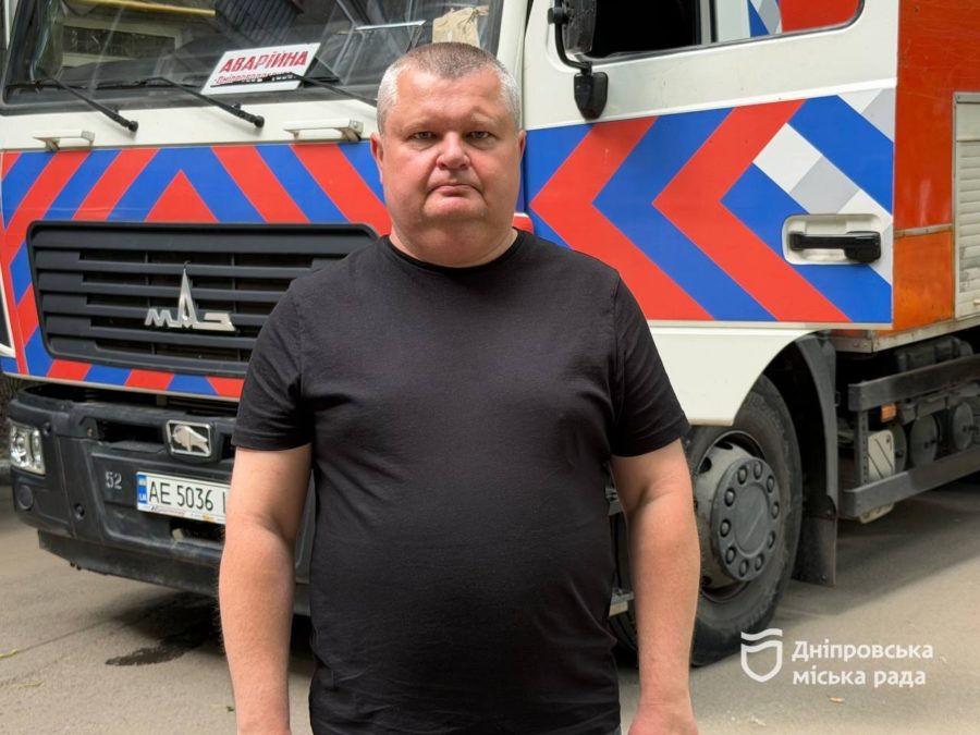 «Наша мета – зробити міську інфраструктуру максимально надійною навіть в умовах воєнних викликів», — представник «Дніпроводоканалу» про оновлення пожежних гідрантів та ліквідацію аварійних ситуацій
