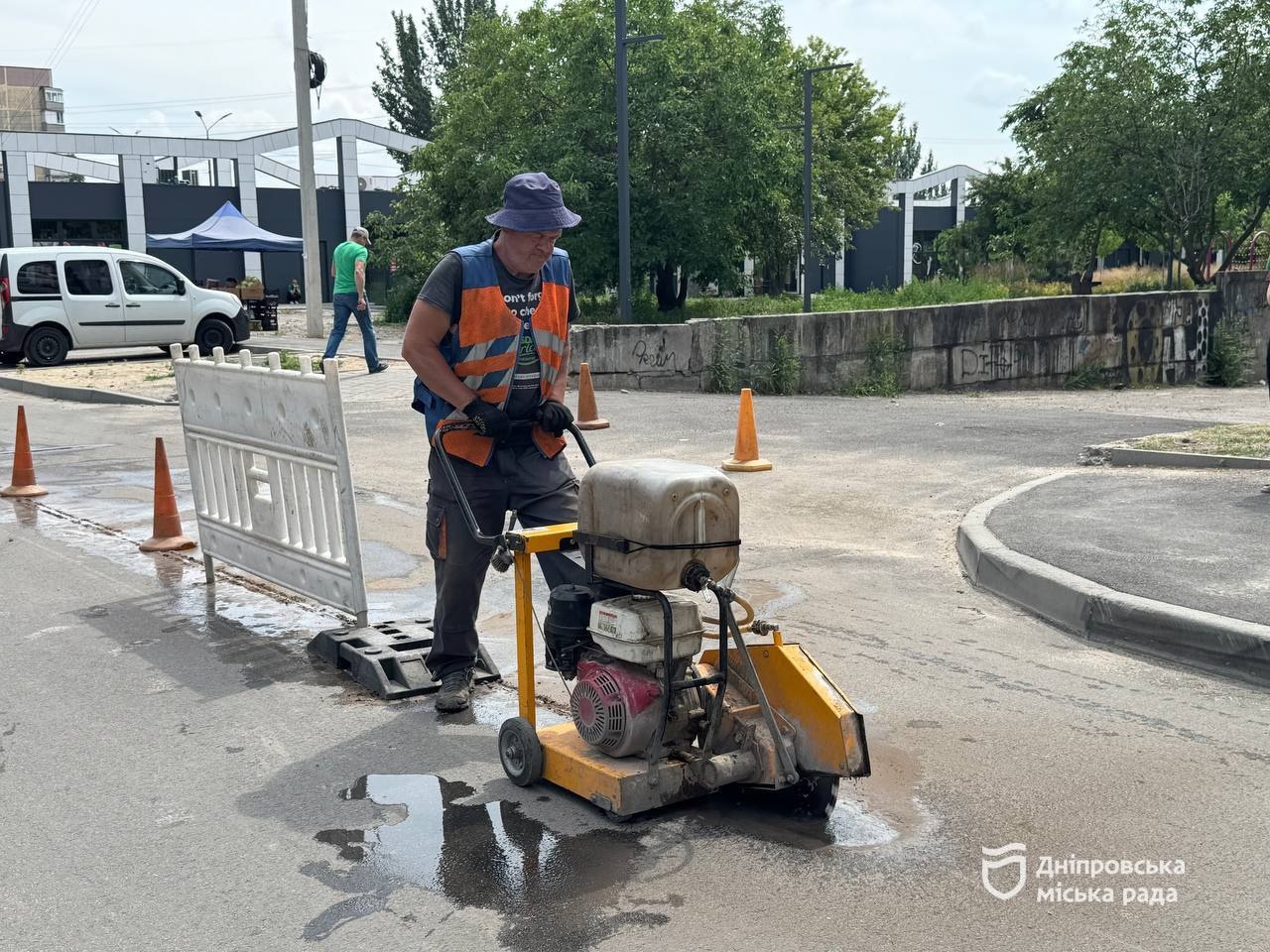 У Дніпрі продовжують будівництво мереж, які захистять житломасив Лівобережний-3 від підтоплень - 18.06.2026