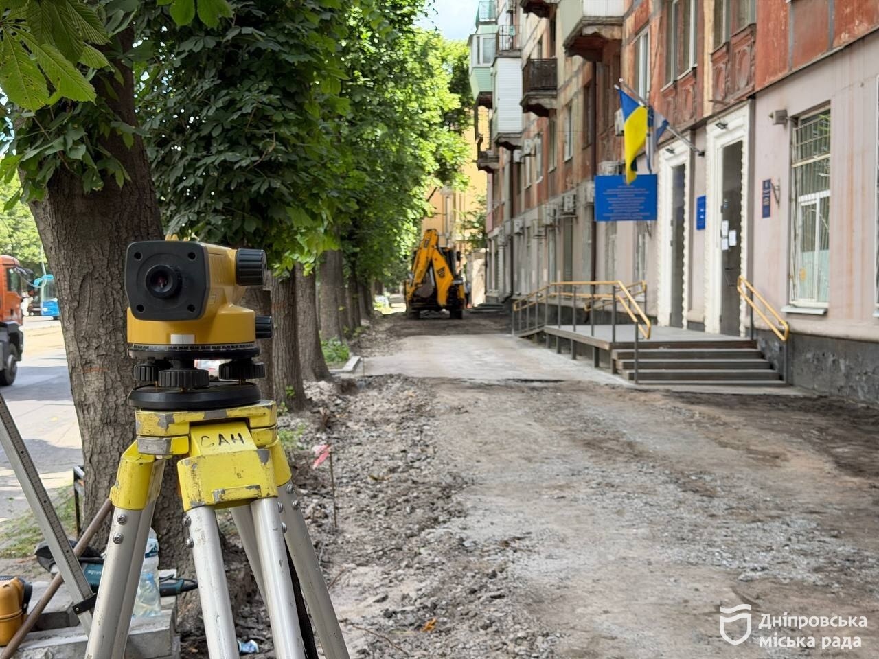 Задля безпеки та комфорту містян: у Дніпрі триває ремонт тротуарної зони на просп. Івана Мазепи - 26.06.2026