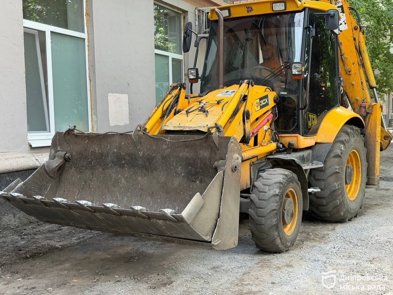 Задля безпеки та комфорту містян: у Дніпрі триває ремонт тротуарної зони на просп. Івана Мазепи - 26.06.2026