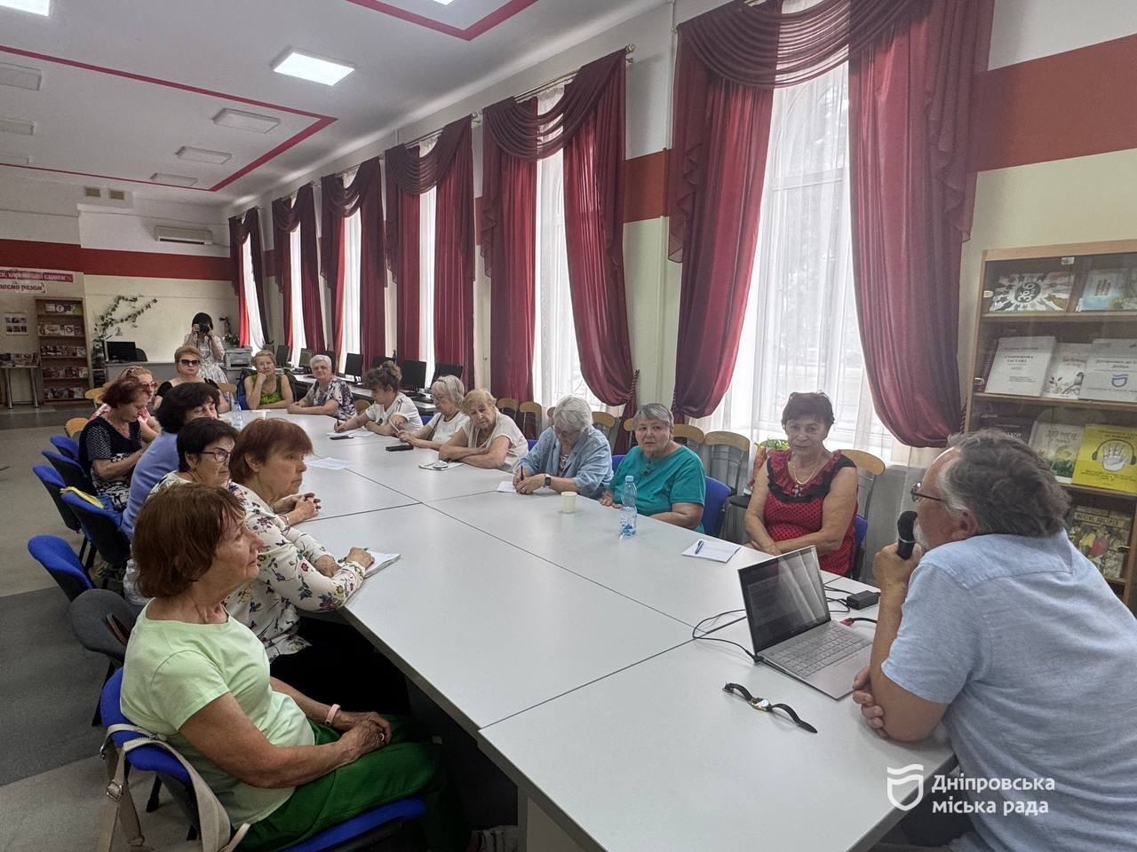 Чому Конституцію варто знати кожному: у Дніпрі провели лекцію для учасників проєкту УТВ - 26.06.2026