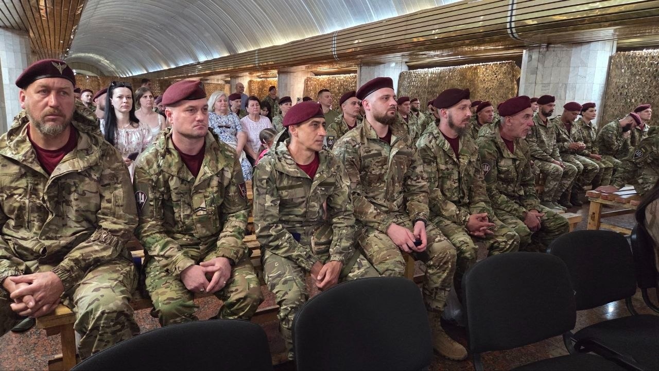 Дніпро передав 100 FPV-дронів бійцям ДШВ та відзначив захисників муніципальними нагородами - 30.06.2026