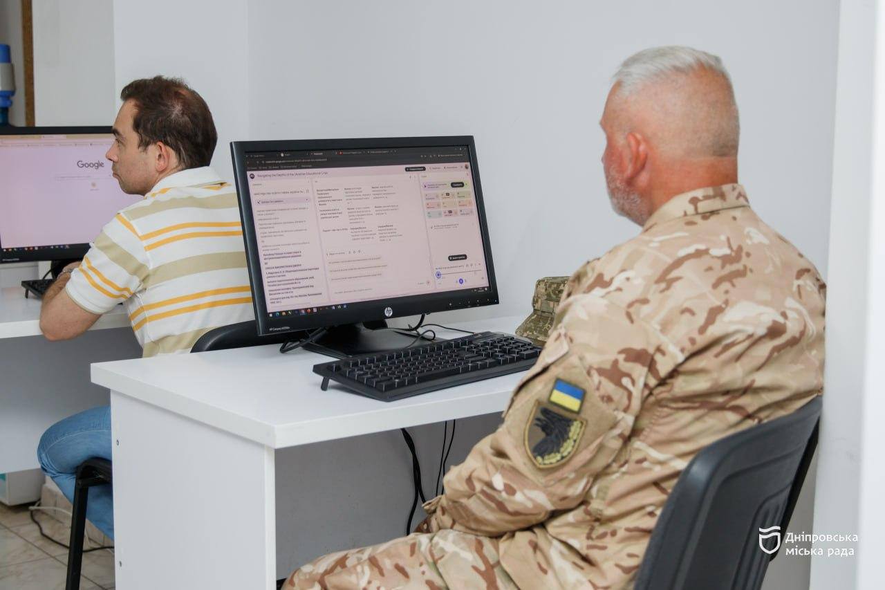 Освітяни Дніпра опановують штучний інтелект у межах міських громадських ініціатив