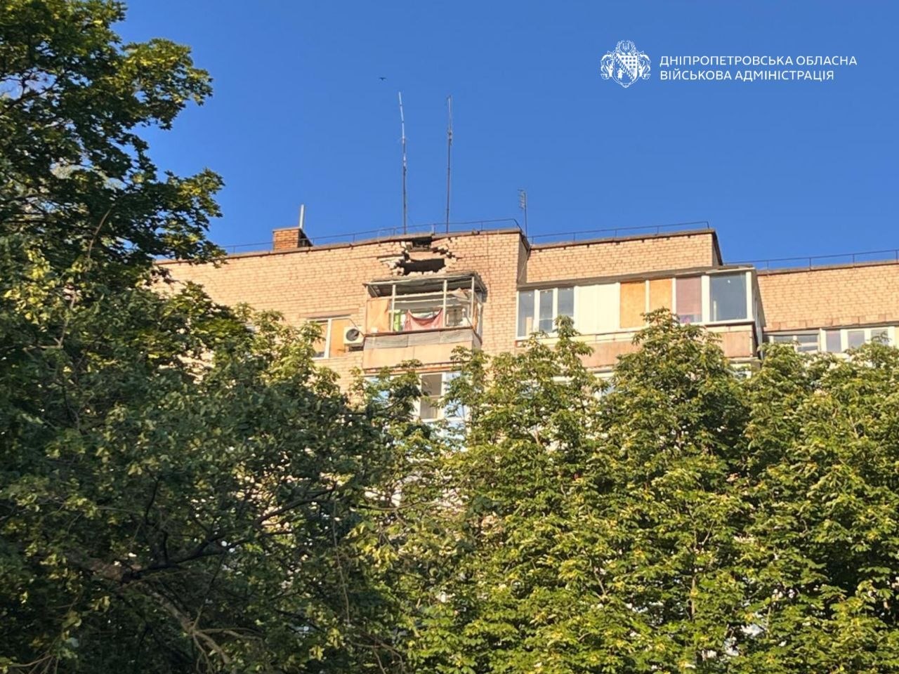 Одна людина поранена: майже 20 разів ворог атакував три райони Дніпропетровщини безпілотниками та авіабомбами - 12.06.2026