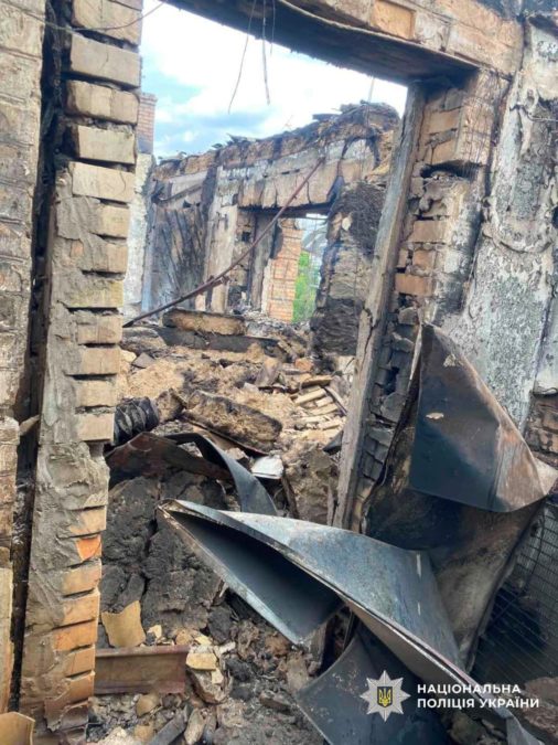 Одна людина загинула, 13 отримали травми: у поліції показали наслідки російських ударів по Дніпропетровщині Одна людина загинула, 13 отримали травми: у поліції показали наслідки російських ударів по Дніпропетровщині