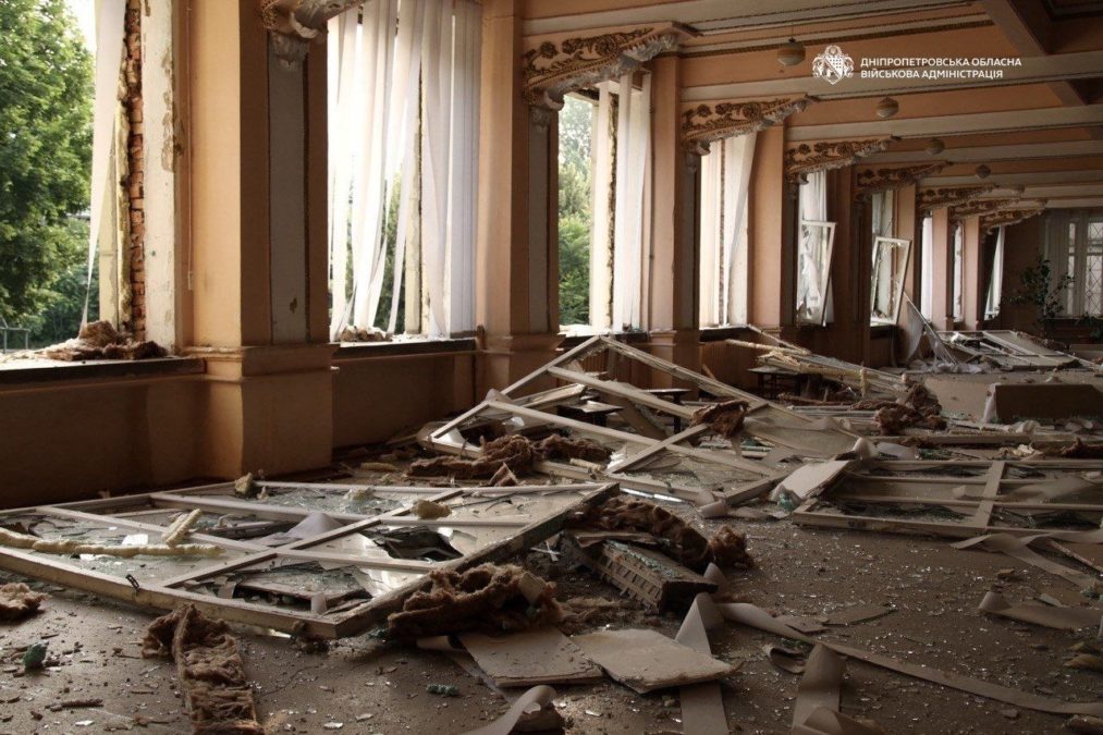 Двоє поранених майже 30 разів ворог атакував п’ять районів Дніпропетровщини, зокрема Дніпро