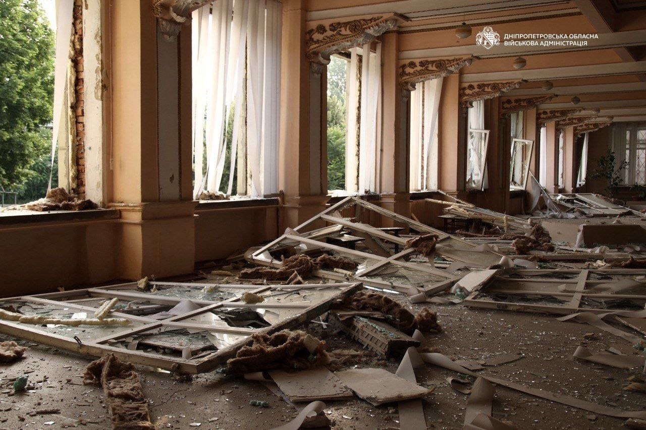 Двоє поранених: майже 30 разів ворог атакував п’ять районів Дніпропетровщини, зокрема Дніпро