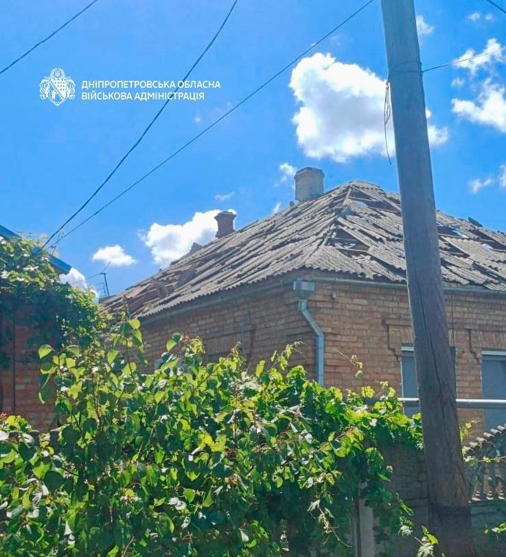 Двоє людей загинули, восьмеро дістали поранень: понад 30 разів ворог атакував два райони Дніпропетровщини - 19.06.2026